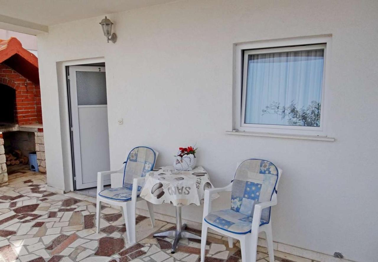 Apartments Tomislav - 120 M From Beach Donji Okrug  Eksteriør billede